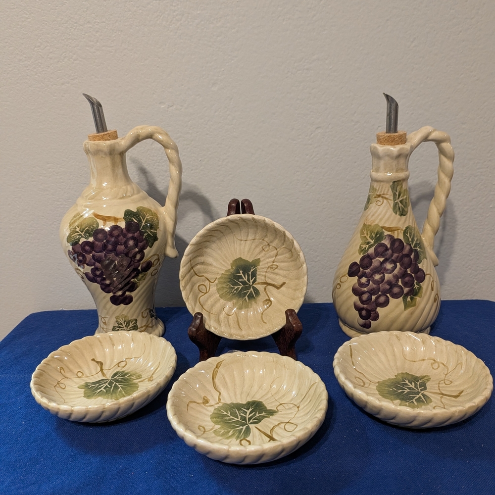 Grape Vine Ceramic Oil and Vinegar Set